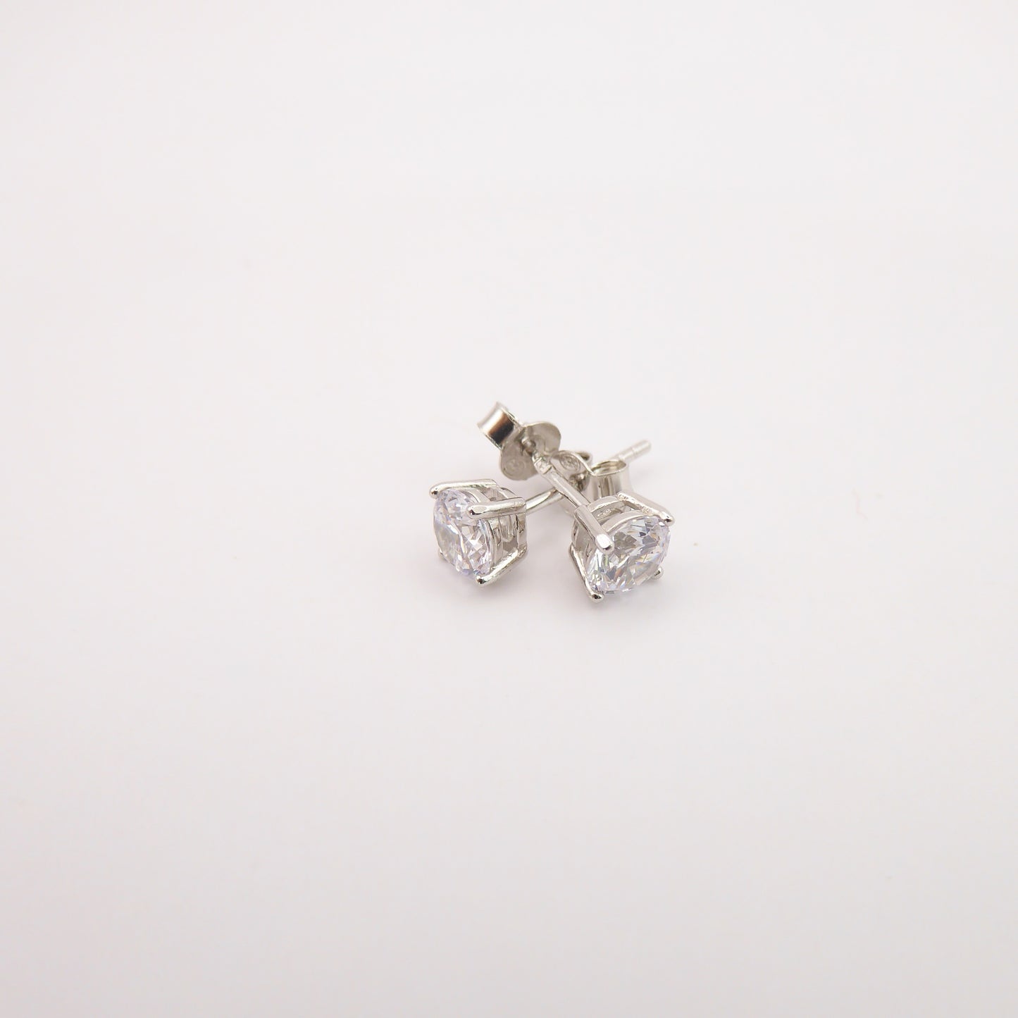 Éclatante Zirconia Earrings