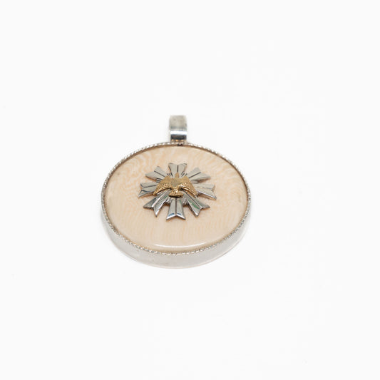 Maman  Espirito Santo Raiado  Granitado Pendant